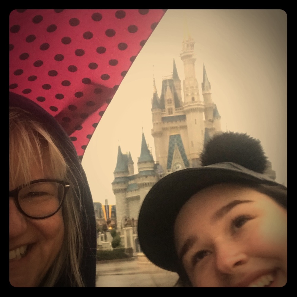 Meet your Posher, Dona & Rose, a Mom-daughter duo